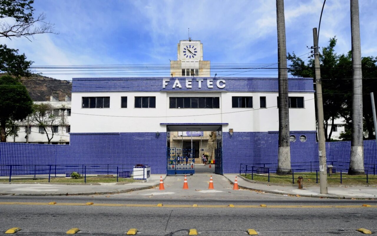 Faetec abre inscrições para 367 vagas temporárias. Salários até R$ 3.591,60