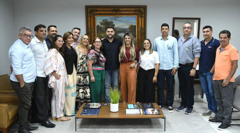 with 220534 Easy Resize.com