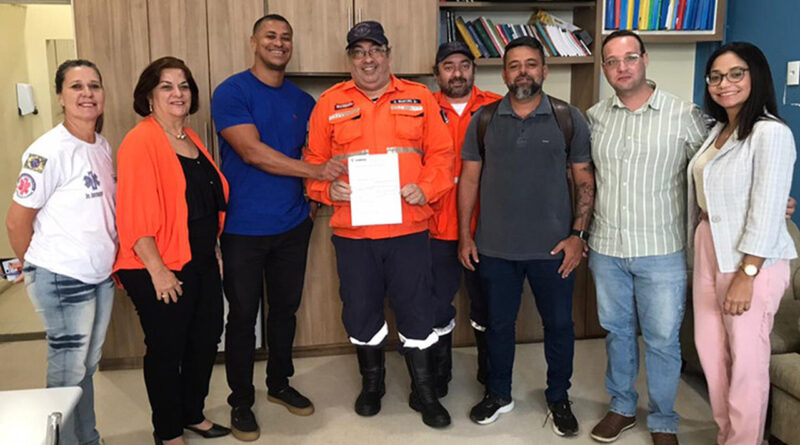 with 221042 Easy Resize.com