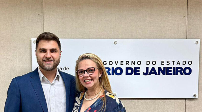 with 221194 Easy Resize.com