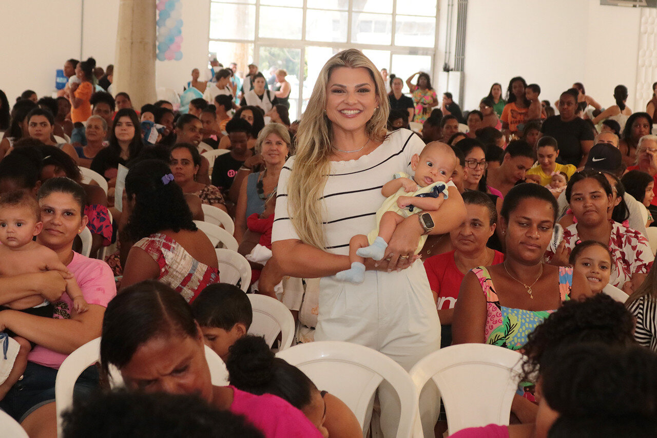 Mais sete mães são beneficiadas com kits do Programa Primeiros