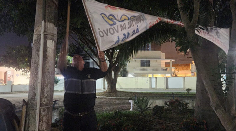 with 221656 Easy Resize.com