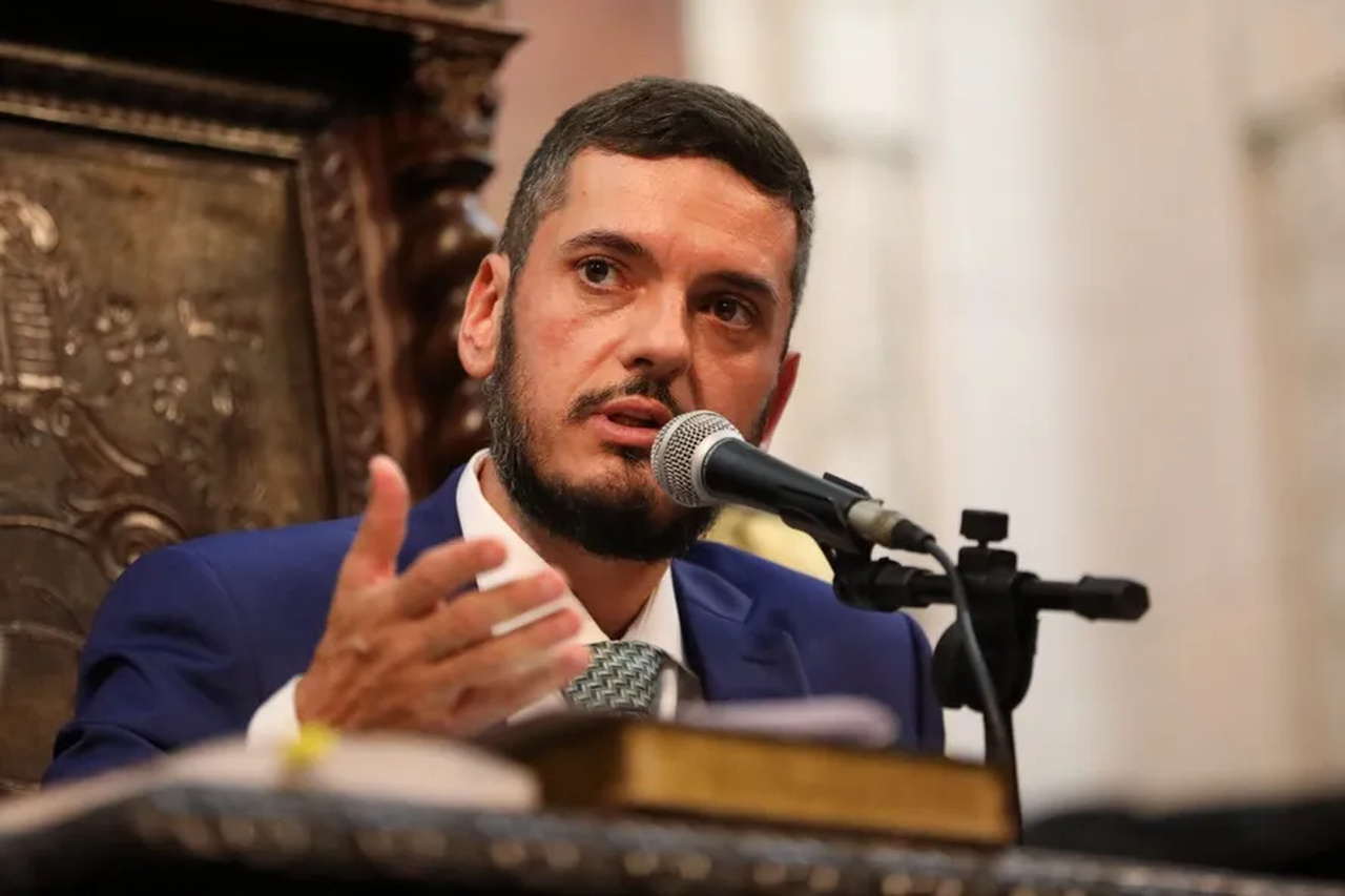 Rodrigo Bacellar dispara contra Cláudio Castro e Eduardo Paes por falhas na segurança