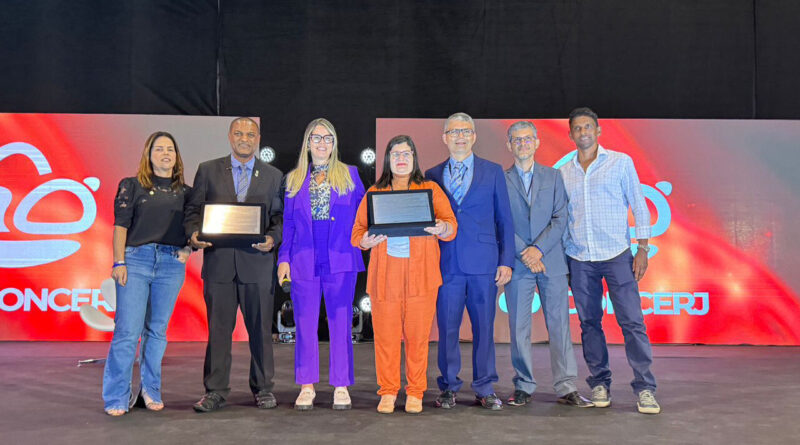 with 222668 Easy Resize.com