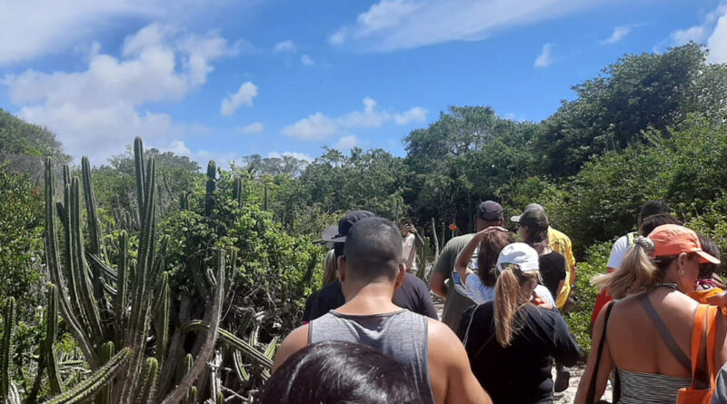 with 223998 Easy Resize.com