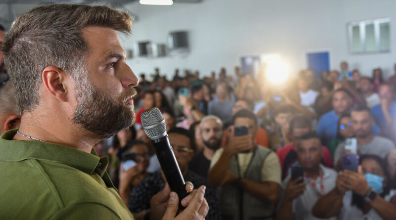 with 224084 Easy Resize.com