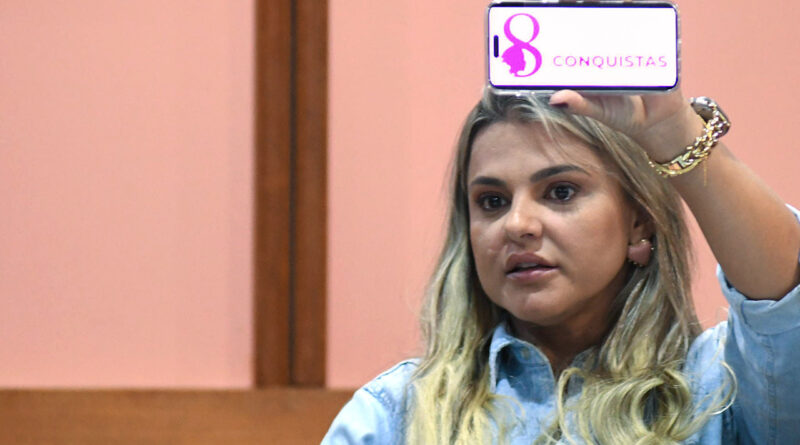 with 225826 Easy Resize.com