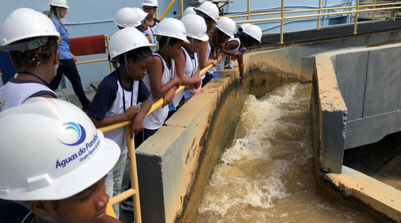 with 226106 Easy Resize.com