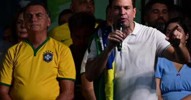 Moraes determina prisão de Ramagem após deputado ser visto em Miami