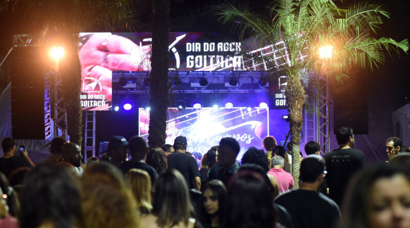 with 226490 Easy Resize.com