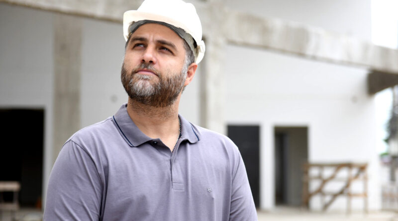 with 227135 Easy Resize.com