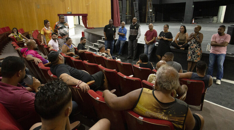 with 227559 Easy Resize.com