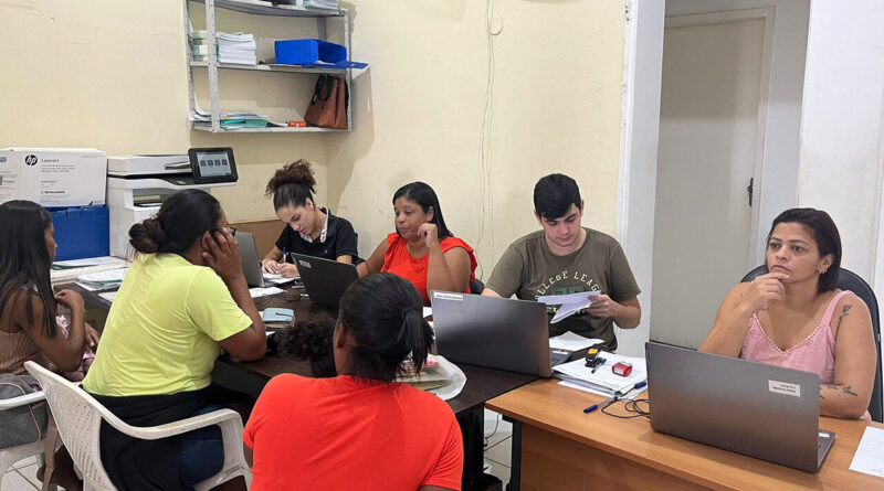 with 227651 Easy Resize.com