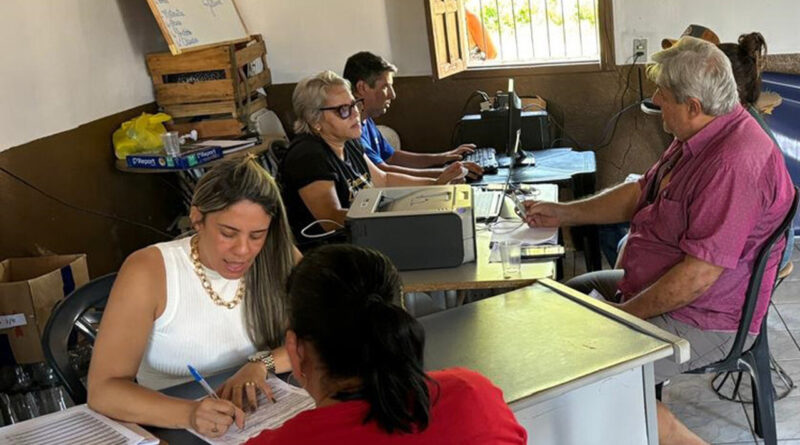 with 228078 Easy Resize.com