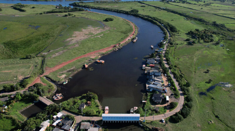 with 228208 Easy Resize.com