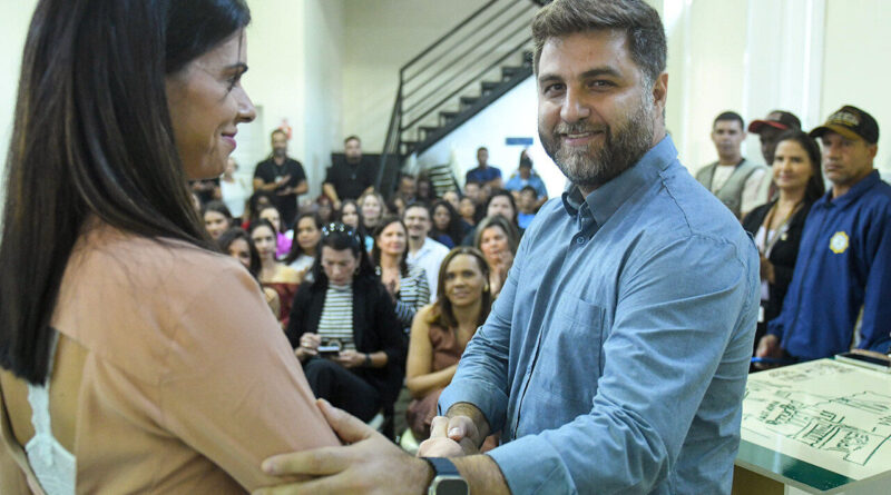 with 228221 Easy Resize.com