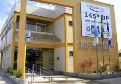 Mulher é presa por racismo contra jornalista e desacato em São João da Barra