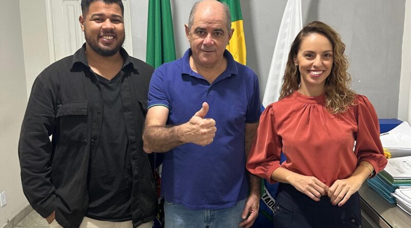 Jornalista Dyana Ribeiro 2 1 Easy Resize.com