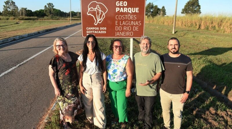 with 227763 2241915 Easy Resize.com