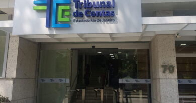 TCE-RJ inicia votação das contas de Castro, e conselheiros pedem auditorias relacionadas à Refit e ao Rioprevidência