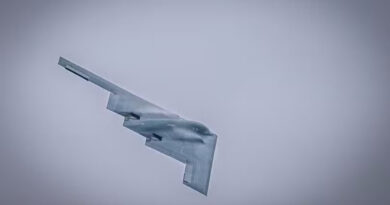 EUA fizeram ‘pegadinha’ com aviões para distrair Irã antes de lançar bombas, revela Pentágono; entenda