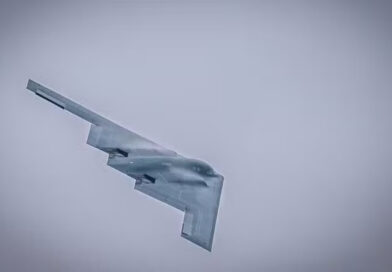 EUA fizeram ‘pegadinha’ com aviões para distrair Irã antes de lançar bombas, revela Pentágono; entenda