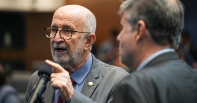 Deputado Luiz Paulo critica novo Refis e alerta para perdas milionárias aos cofres públicos