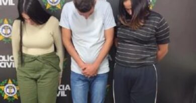 Trio é preso em flagrante após aplicar golpes com plataforma de audiobooks, em Campos