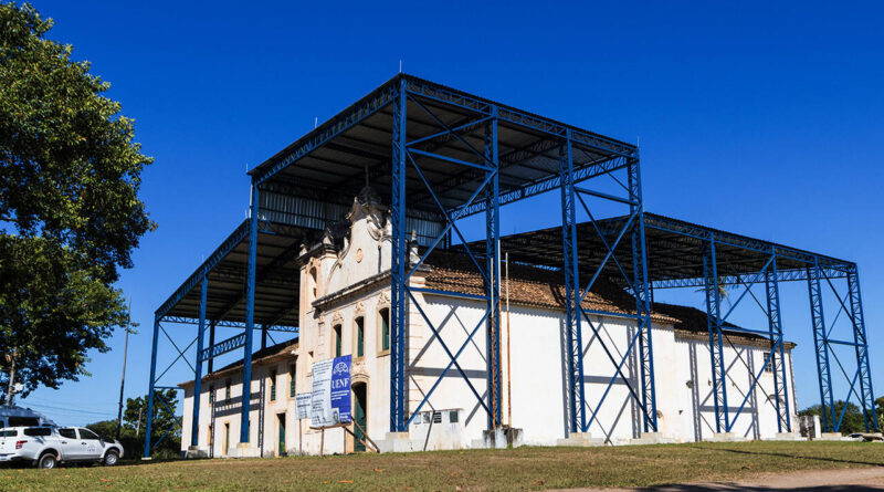 with 236371 Easy Resize.com