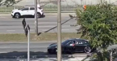 Bicheiro Vinicius Drumond é alvo de atentado na Barra da Tijuca; Porsche blindado é atingido por vários disparos