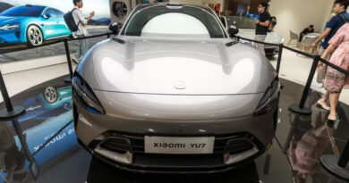Xiaomi lança seu segundo carro elétrico e alfineta Apple, que fracassou na missão. Entenda a ‘treta’