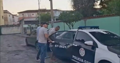 Motorista de app é preso por exigir dinheiro para devolver celular esquecido por passageira
