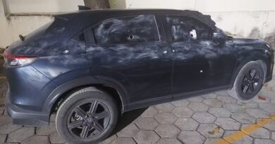 Com janelas adaptadas para tiros, carro usado em ataque ao bicheiro Vinícius Drumond recria cena de filme