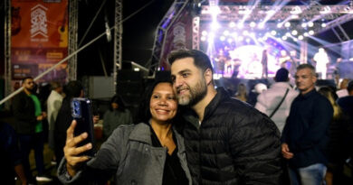 Grande público prestigia 1º dia do Festival de Inverno no Farol