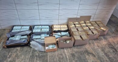Operação federal combate produção clandestina de cigarros em esquema com servidores públicos