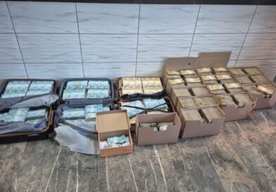 Operação federal combate produção clandestina de cigarros em esquema com servidores públicos