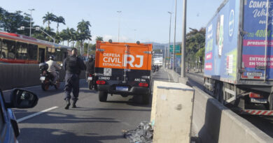 Corpo é encontrado dentro de caixa de madeira na Avenida Brasil