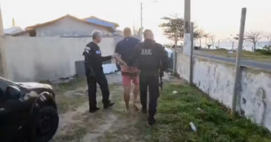 Polícia prende 3 por fraudes de R$ 1 milhão contra a Casas Bahia