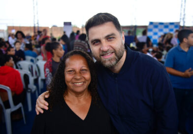 Prefeito participa do Prefeitura em Ação e inaugura obras em escola