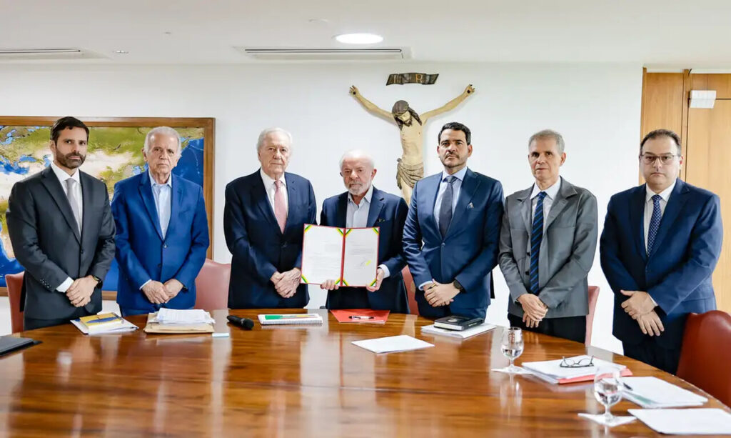 Lula assina Projeto de lei Antifacção e envia ao Congresso. Proposta prevê até 30 anos de prisão 1 54892123562 e8a56d5fec o Easy Resize.com