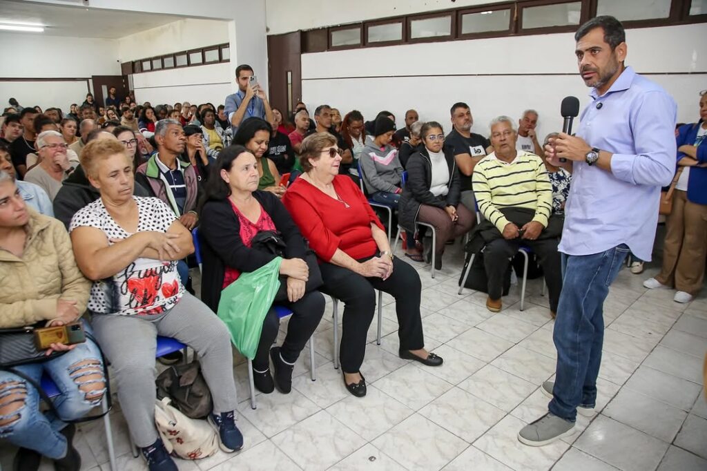 Secretário de Estado de Habitação, Bruno Dauaire leva mutirão a moradores e visita obras na região de Ermitage, em Teresópolis 1 Bruno Dauaire