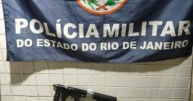 Polícia Militar apreende submetralhadora em área controlada por facção em Guarus