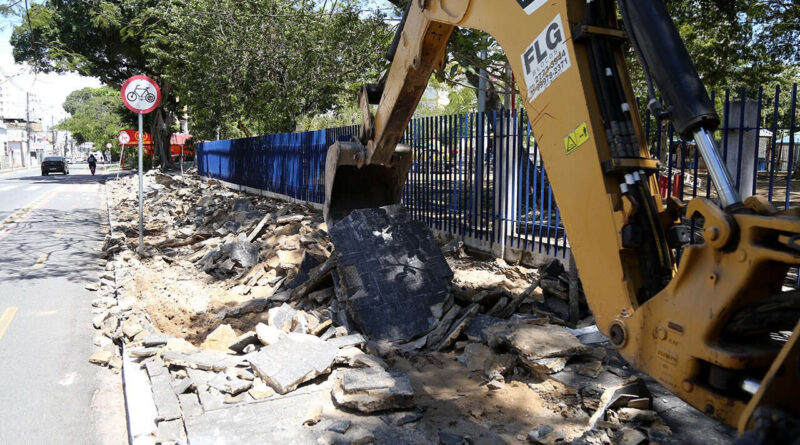 with 239713 Easy Resize.com