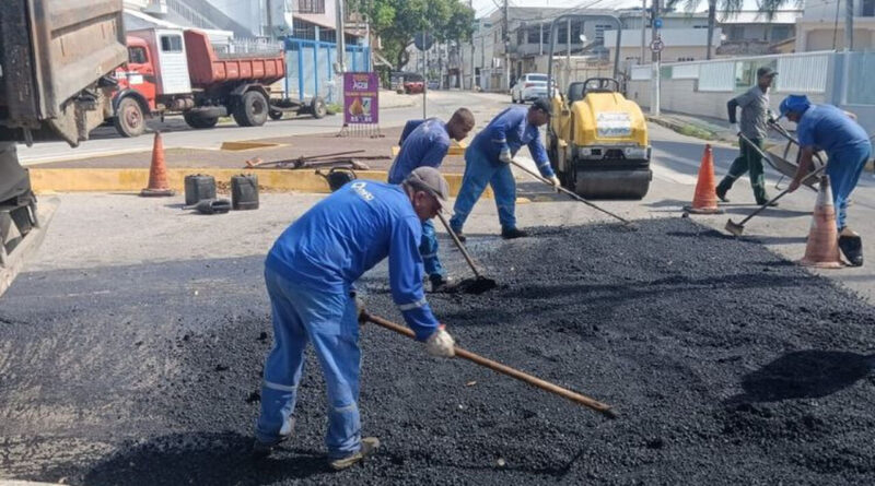 with 239745 Easy Resize.com