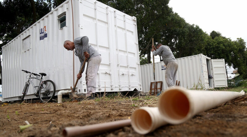 with 240136 Easy Resize.com