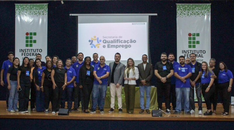 with 240148 Easy Resize.com