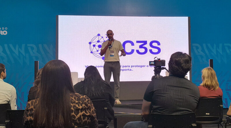 with 240318 Easy Resize.com