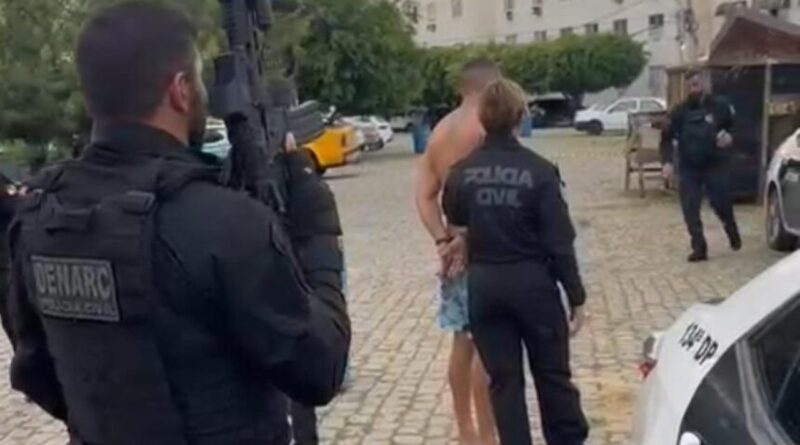 Preso Recanto Bonde dos Malucos 860x766 Easy Resize.com