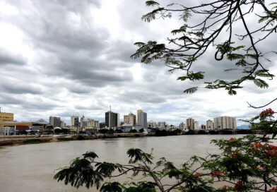 Inmet emite alerta vermelho para fortes chuvas em Campos e região