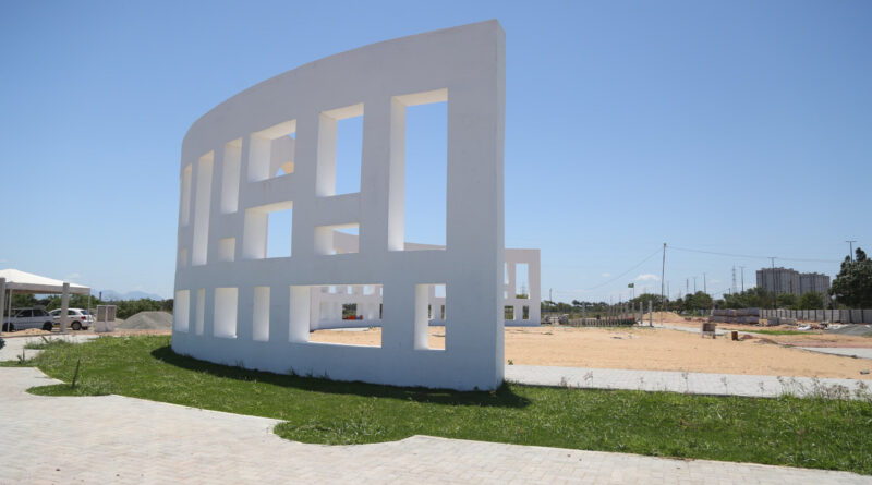 with 240820 Easy Resize.com